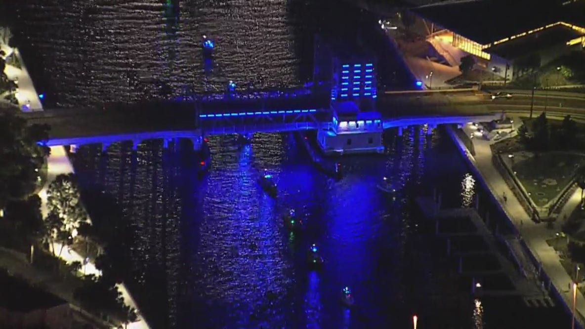 Boat parade honoring fallen Bay Area officers